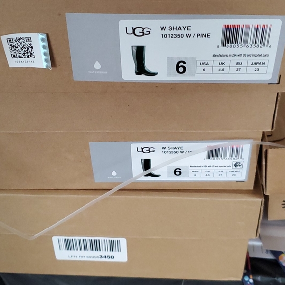 Ugg Rain Boots - Picture 5 of 7